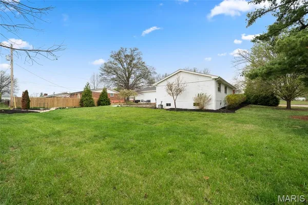 $425,000 | 1080 Sagebrush Trail, Ballwin, MO 63011