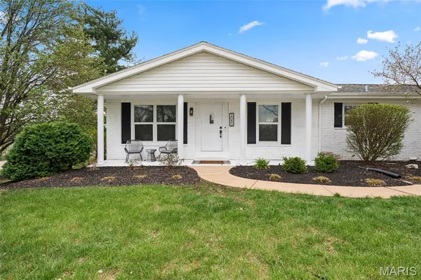 $425,000 | 1080 Sagebrush Trail, Ballwin, MO 63011