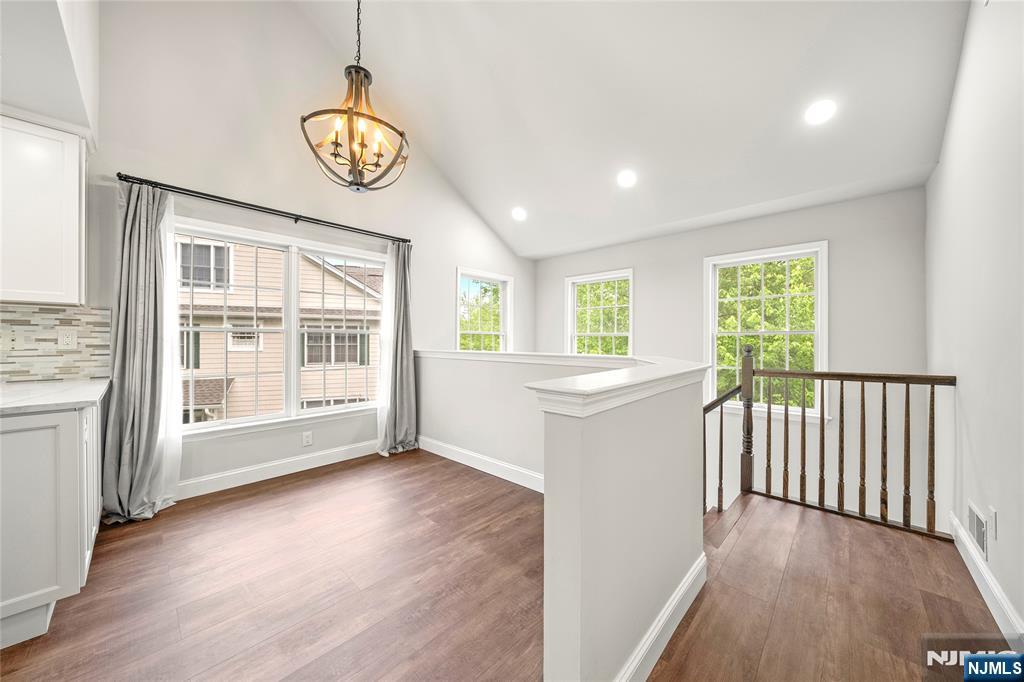 25 Woods Edge Road Old Tappan, NJ 07675 - Photo 8 of 30