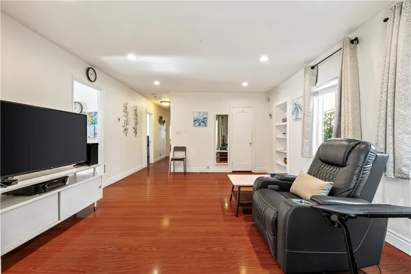 $1,190,000 | 2389 Mayfield Avenue, Montrose, CA 91020
