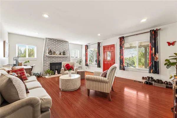 $1,190,000 | 2389 Mayfield Avenue, Montrose, CA 91020