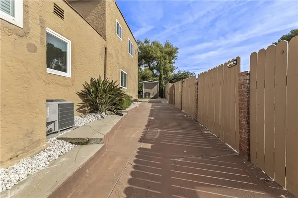 $1,190,000 | 2389 Mayfield Avenue, Montrose, CA 91020