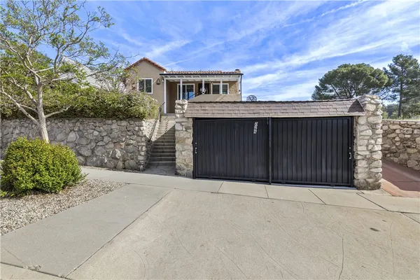 $1,190,000 | 2389 Mayfield Avenue, Montrose, CA 91020