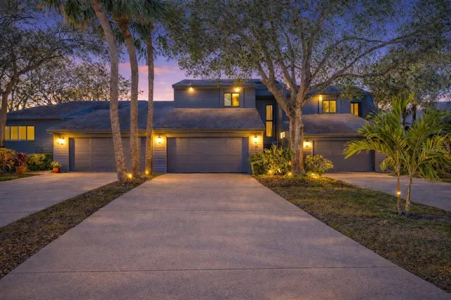 $685,000 | 12 Mariner Drive, Tarpon Springs, FL 34689