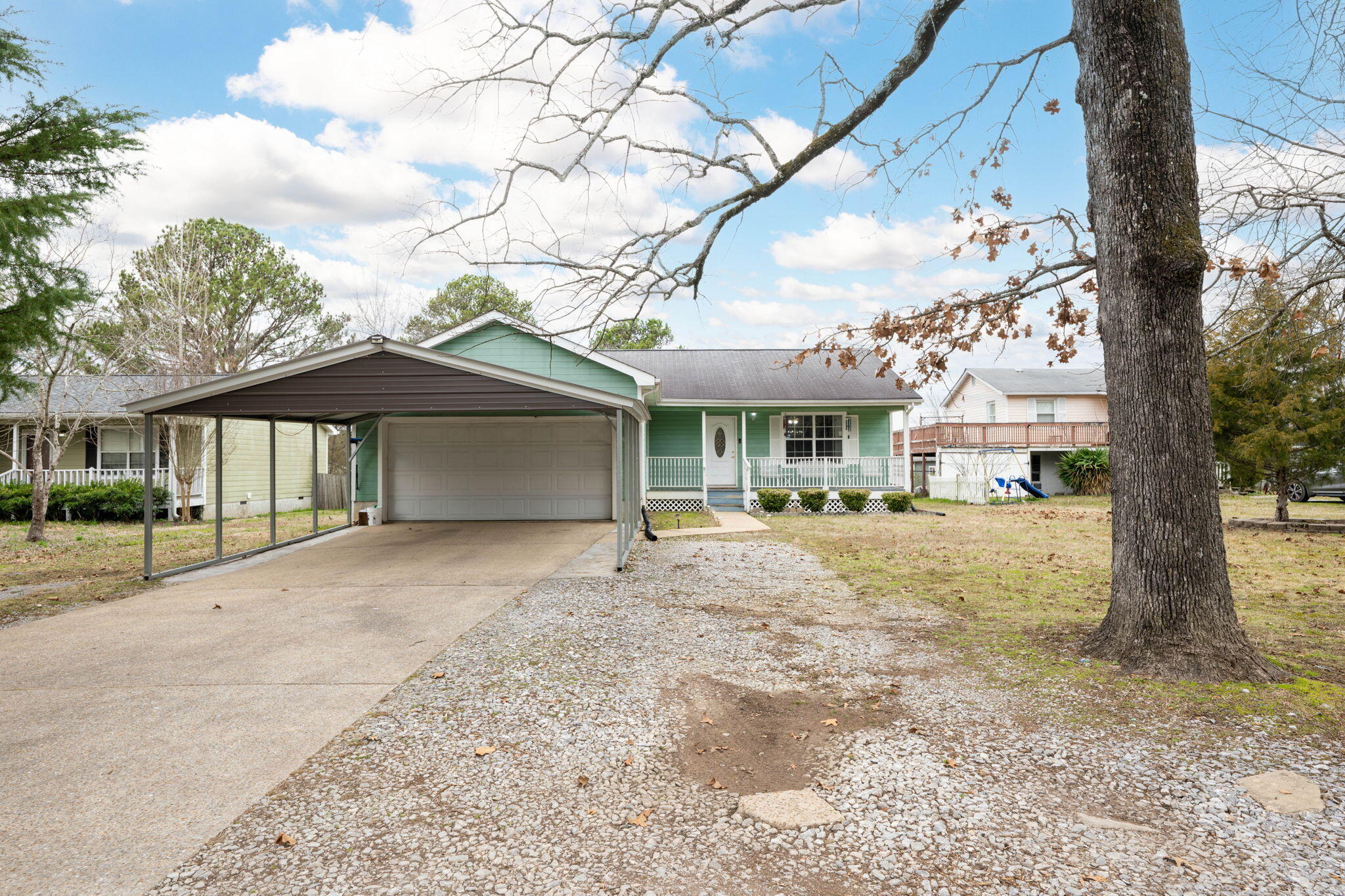 813 Givens Road Chattanooga, TN 37421 - Photo 2 of 34 2-web-or-mls-DSC_5971-156