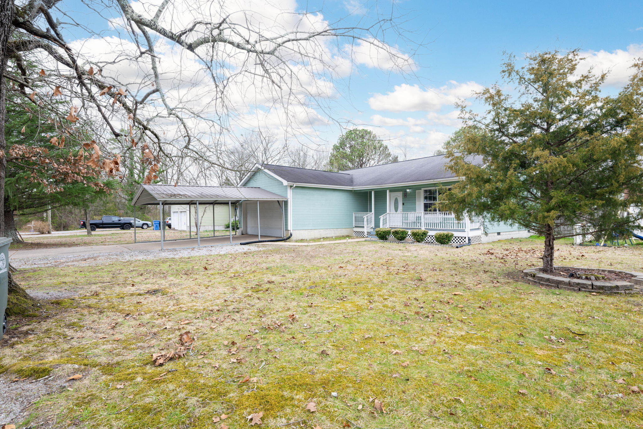 813 Givens Road Chattanooga, TN 37421 - Photo 3 of 34 3-web-or-mls-DSC_5973-158