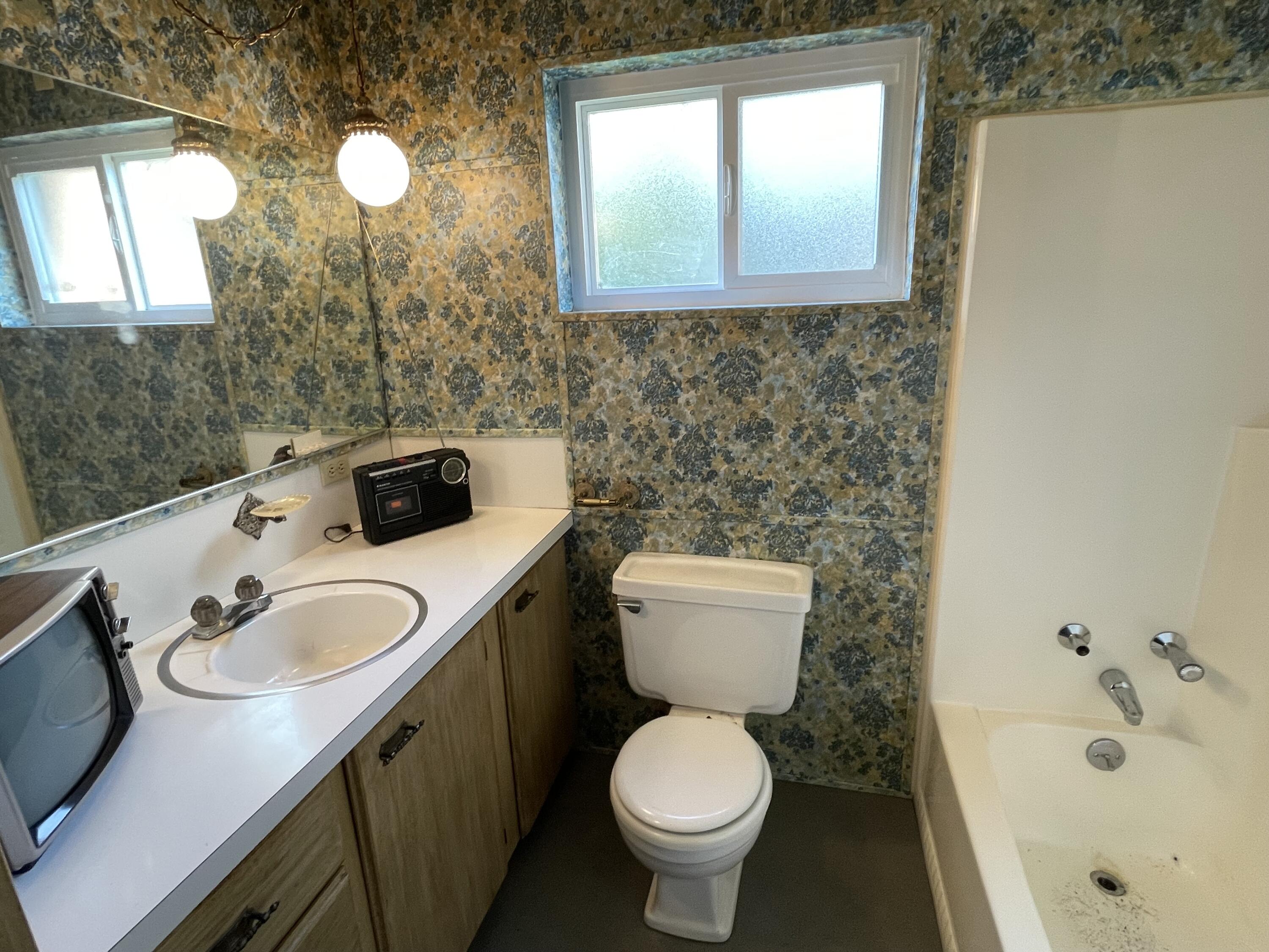 790 Ireland Street Rio Dell, CA 95562 - Photo 18 of 23