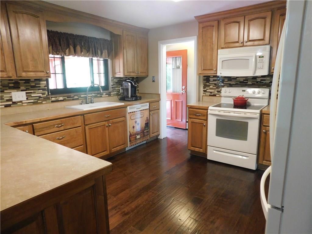 245 Rolling Meadows Road Waynesburg, PA 15370 - Photo 8 of 24