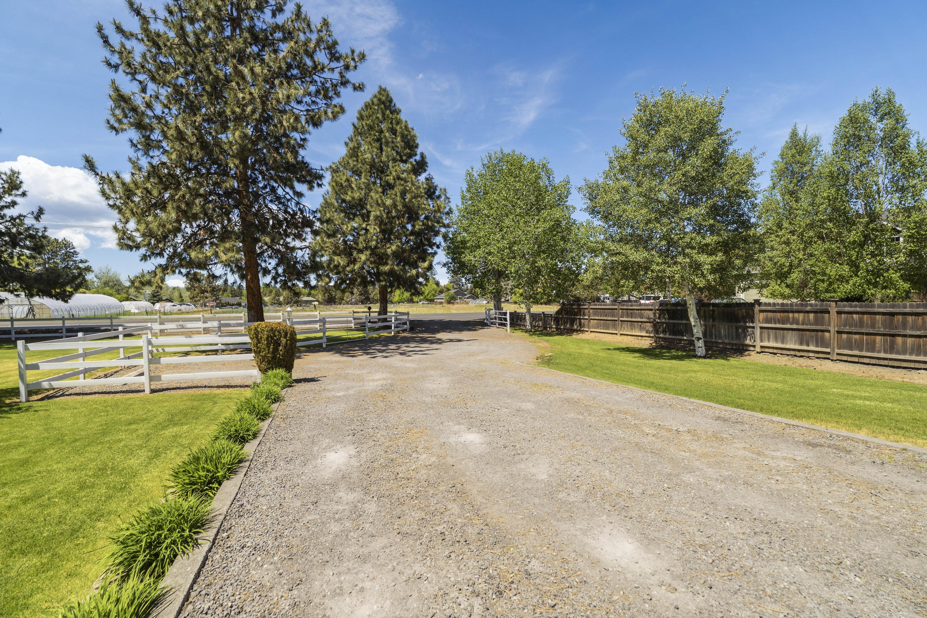 61908 Pettigrew Road Bend, OR 97702 - Photo 5 of 62 03-Exterior