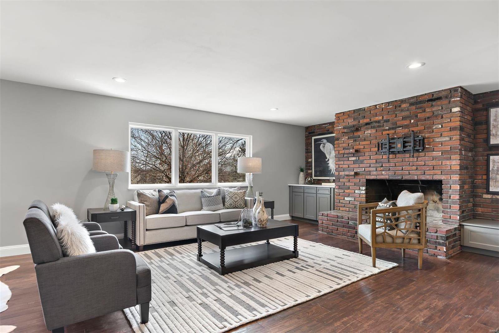 957 Sulphur Spring Road Ballwin, MO 63021 - Photo 8 of 33 Gallery Image 8