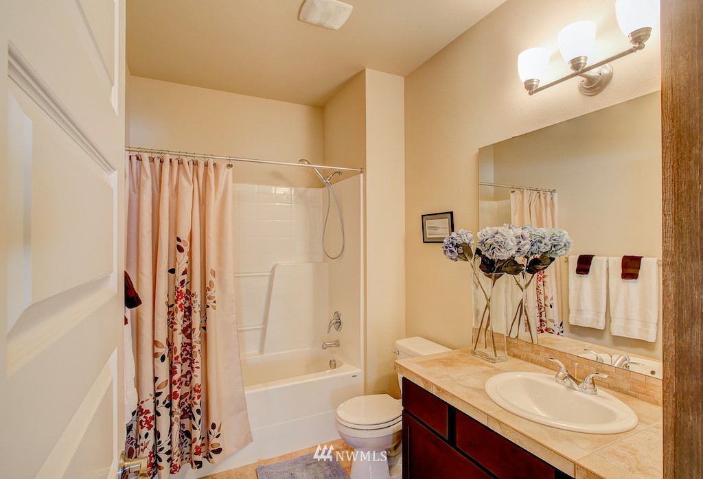 502 196th Street Southeast Bothell, WA 98012 - Photo 11 of 24