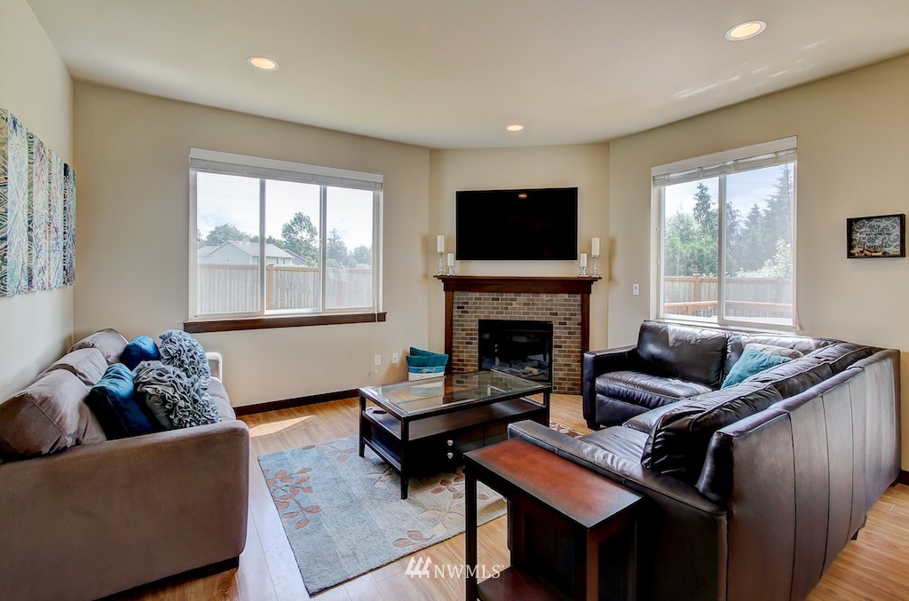 502 196th Street Southeast Bothell, WA 98012 - Photo 4 of 24