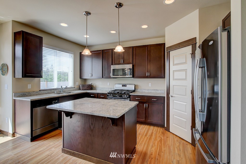 502 196th Street Southeast Bothell, WA 98012 - Photo 5 of 24