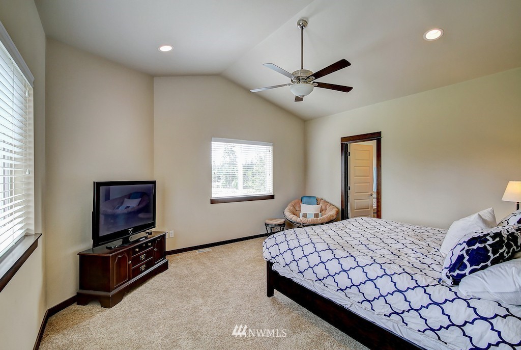 502 196th Street Southeast Bothell, WA 98012 - Photo 8 of 24