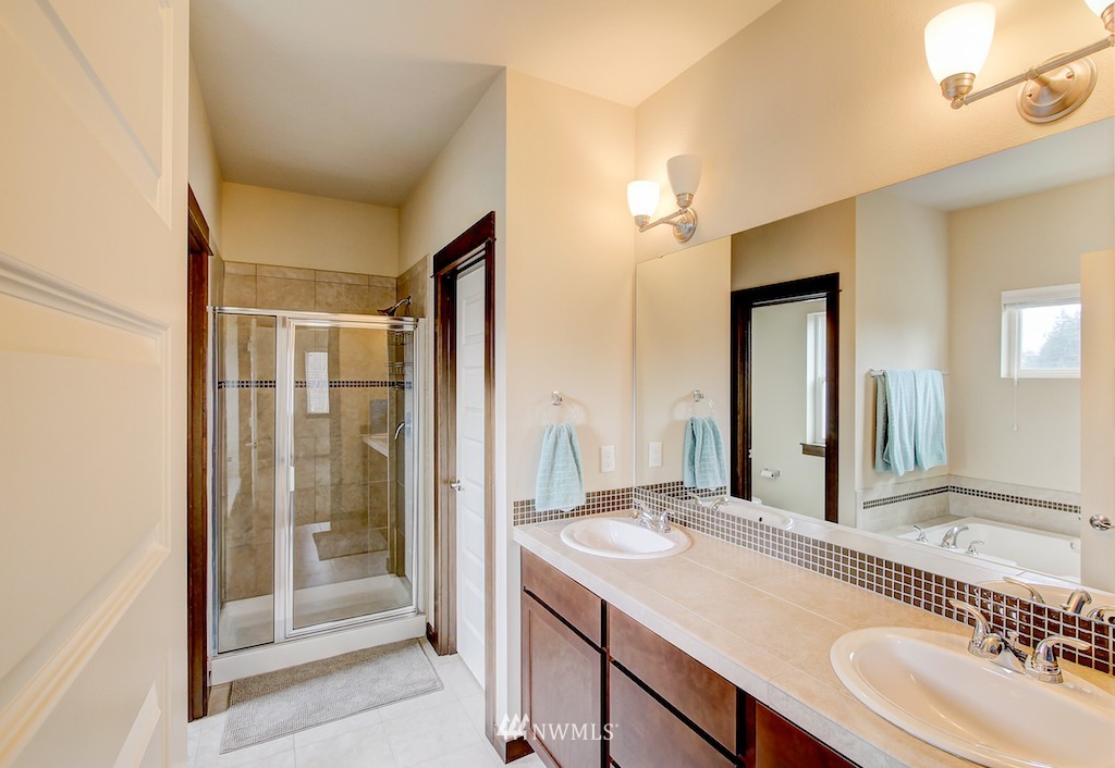 502 196th Street Southeast Bothell, WA 98012 - Photo 9 of 24