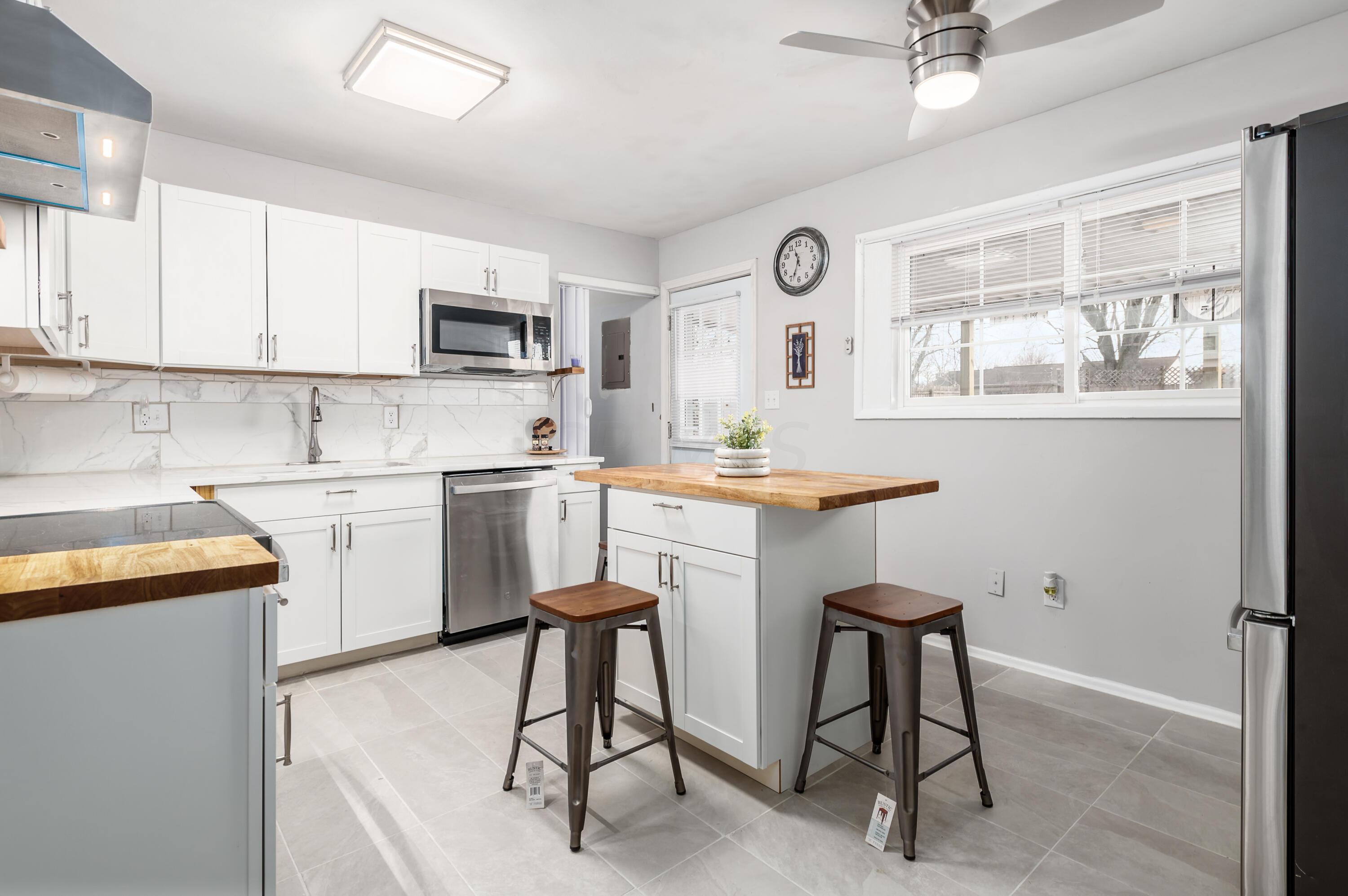 1902 Stetson Road Columbus, OH 43232 - Photo 7 of 46 W_1902_Stetson_Rd-048