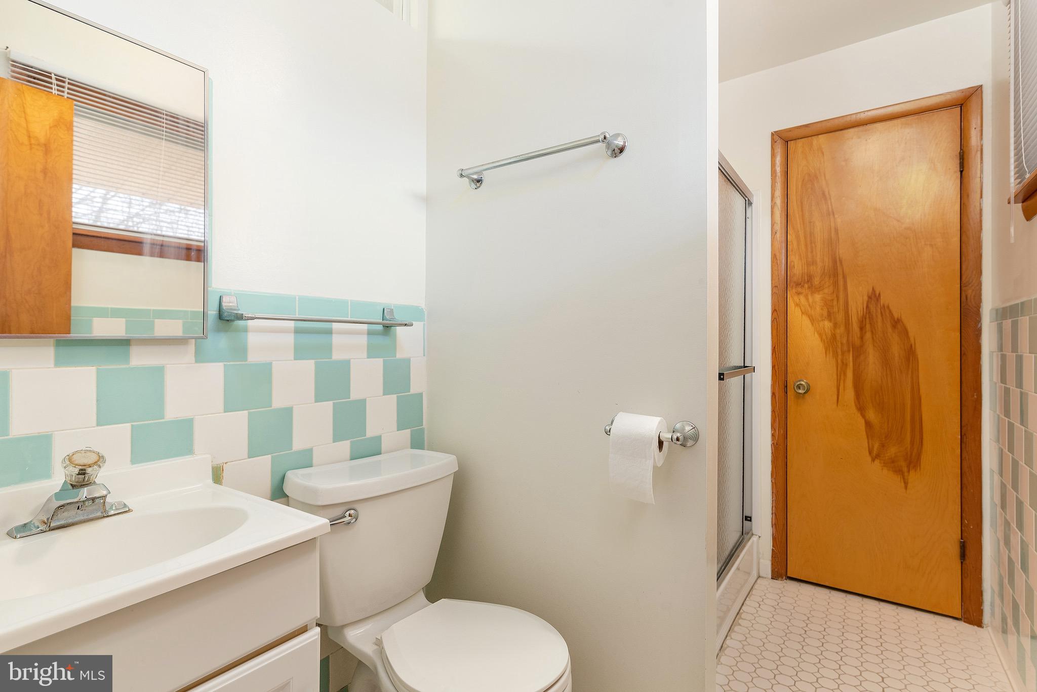796 Evergreen Road Severn, MD 21144 - Photo 17 of 35 Bathroom