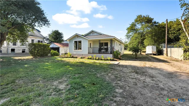 $249,900 | 611 Qualls Street, Gonzales, TX 78629