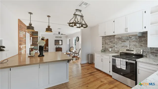 $249,900 | 611 Qualls Street, Gonzales, TX 78629