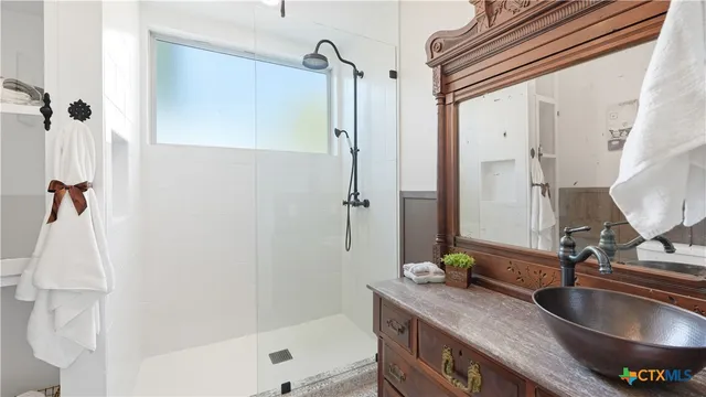 $249,900 | 611 Qualls Street, Gonzales, TX 78629