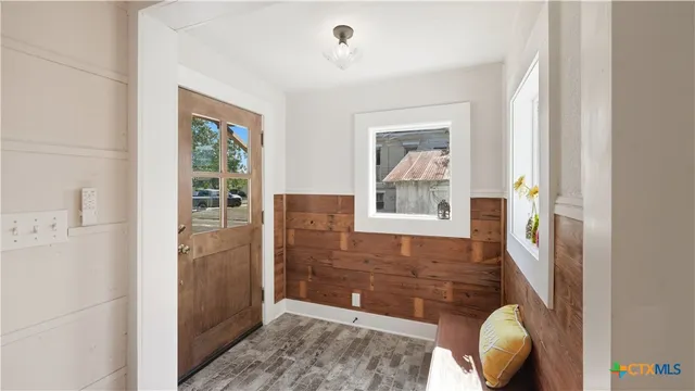 $249,900 | 611 Qualls Street, Gonzales, TX 78629