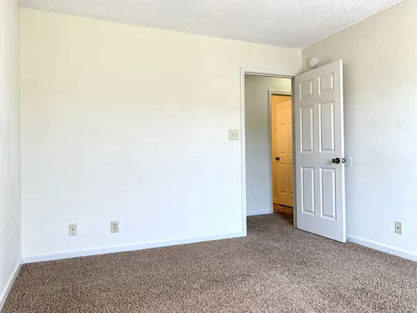 $1,095 | 811 Flyer Court, Oak Grove, KY 42262