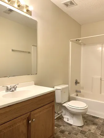 $1,095 | 811 Flyer Court, Oak Grove, KY 42262