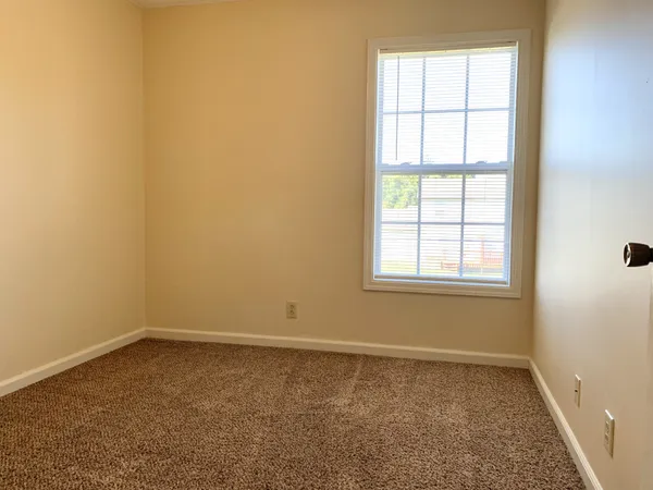 $1,095 | 811 Flyer Court, Oak Grove, KY 42262