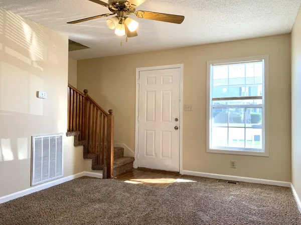 $1,095 | 811 Flyer Court, Oak Grove, KY 42262