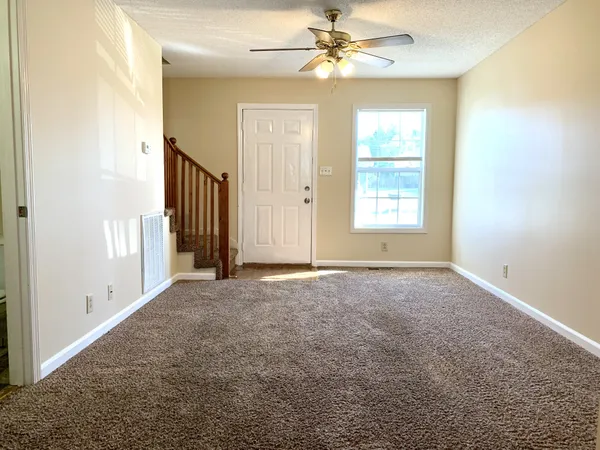 $1,095 | 811 Flyer Court, Oak Grove, KY 42262