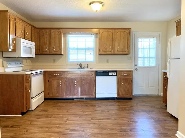 $1,095 | 811 Flyer Court, Oak Grove, KY 42262