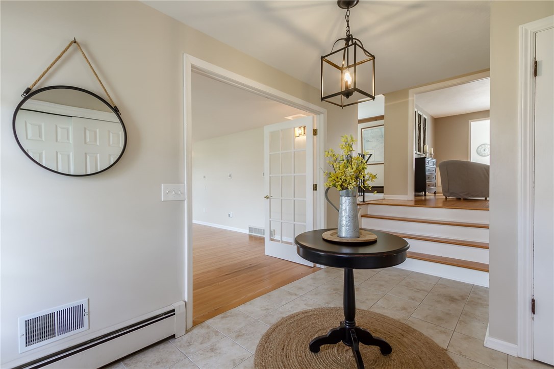 48 Bromley Road Pittsford, NY 14534 - Photo 6 of 50