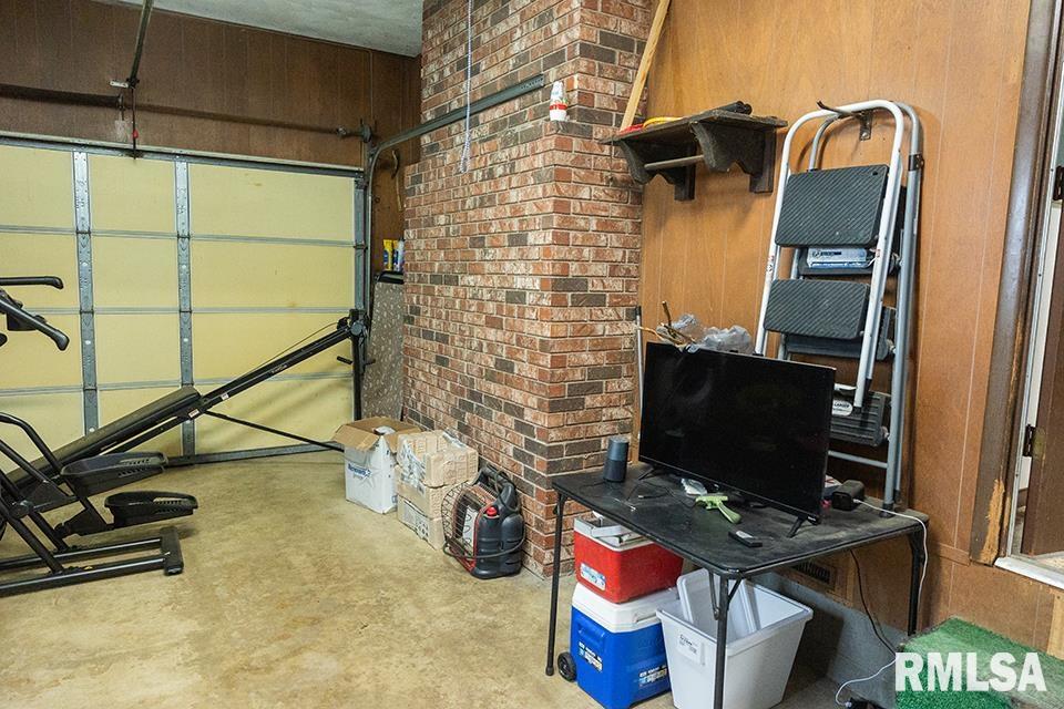 9502 Anglen Road Kinmundy, IL 62854 - Photo 14 of 25