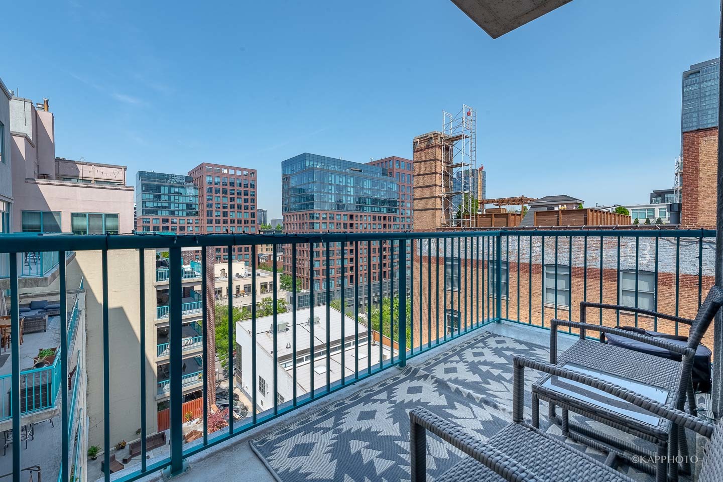 910 West Madison Street, Unit 906E Chicago, IL 60607 - Photo 26 of 26 a view of a balcony with city view