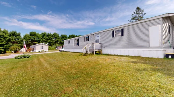 $74,500 | 8 Dunlop Avenue, Mechanic Falls, ME 04256