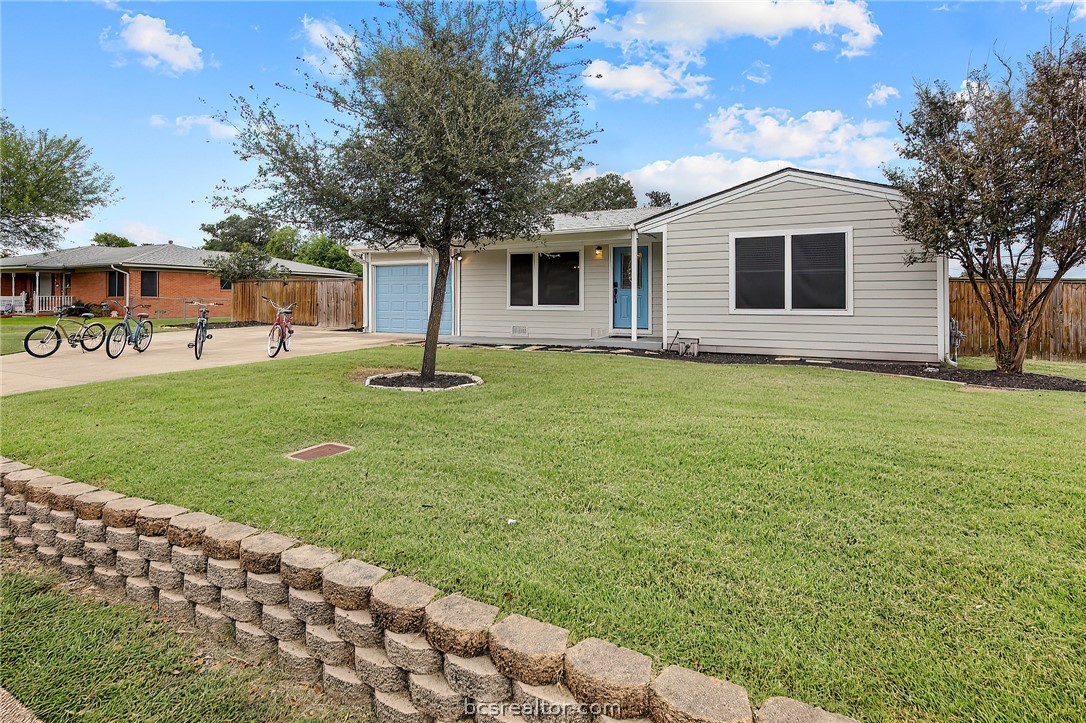1017 Winding Road College Station, TX 77840 - Photo 3 of 30 Gallery Image 3