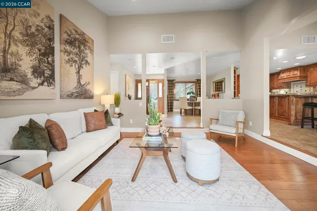 $1,095,000 | 8 Rialto Drive, Clayton, CA 94517