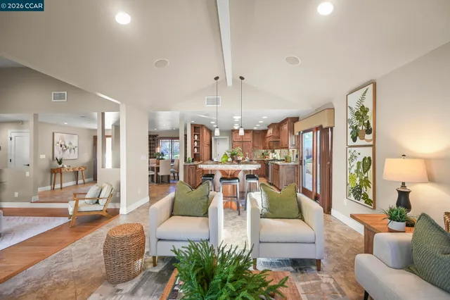 $1,095,000 | 8 Rialto Drive, Clayton, CA 94517