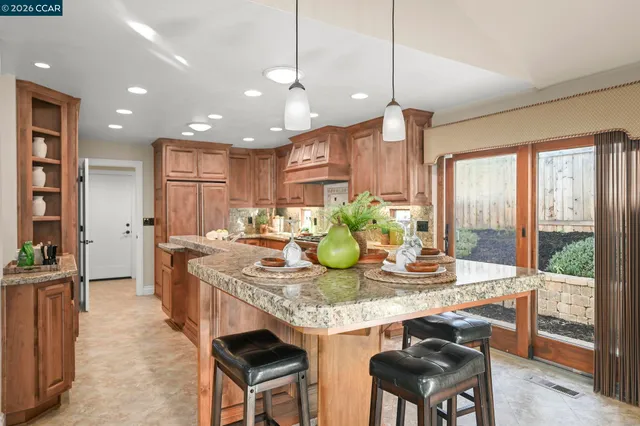 $1,095,000 | 8 Rialto Drive, Clayton, CA 94517