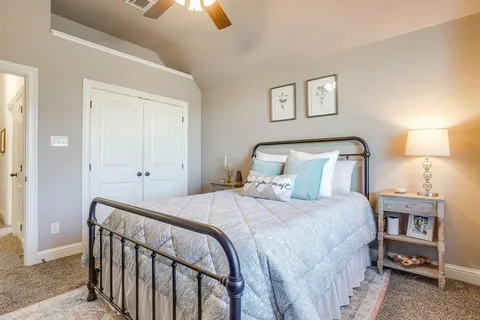 a view of a livingroom with furniture