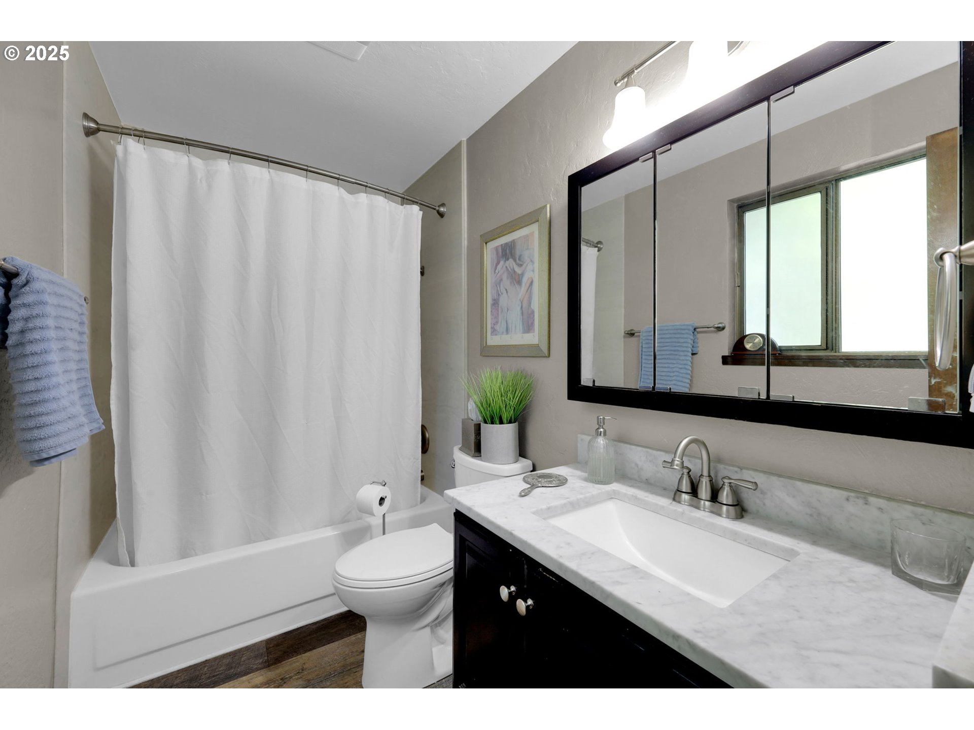 4441 Fox Hollow Road, Unit 1 Eugene, OR 97405 - Photo 12 of 15 Bedroom