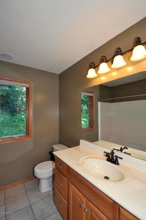 918 Southern Woods Place Southwest Rochester, MN 55902 - Photo 14 of 24