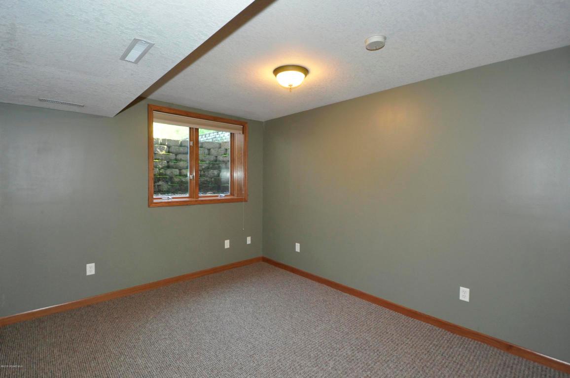 918 Southern Woods Place Southwest Rochester, MN 55902 - Photo 22 of 24