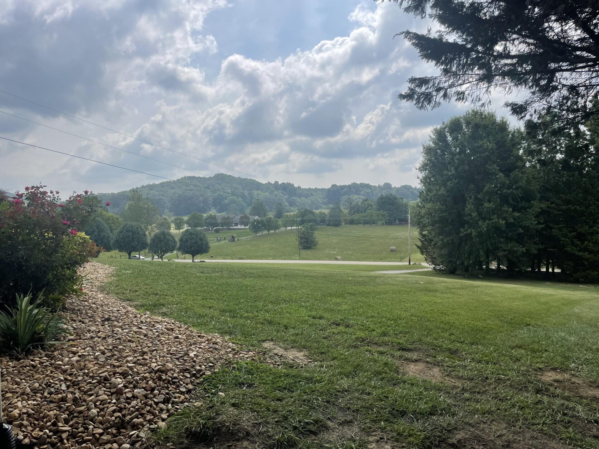 1048 Warrensburg Road Greeneville, TN 37743 - Photo 2 of 55 thumbnail_IMG_7549