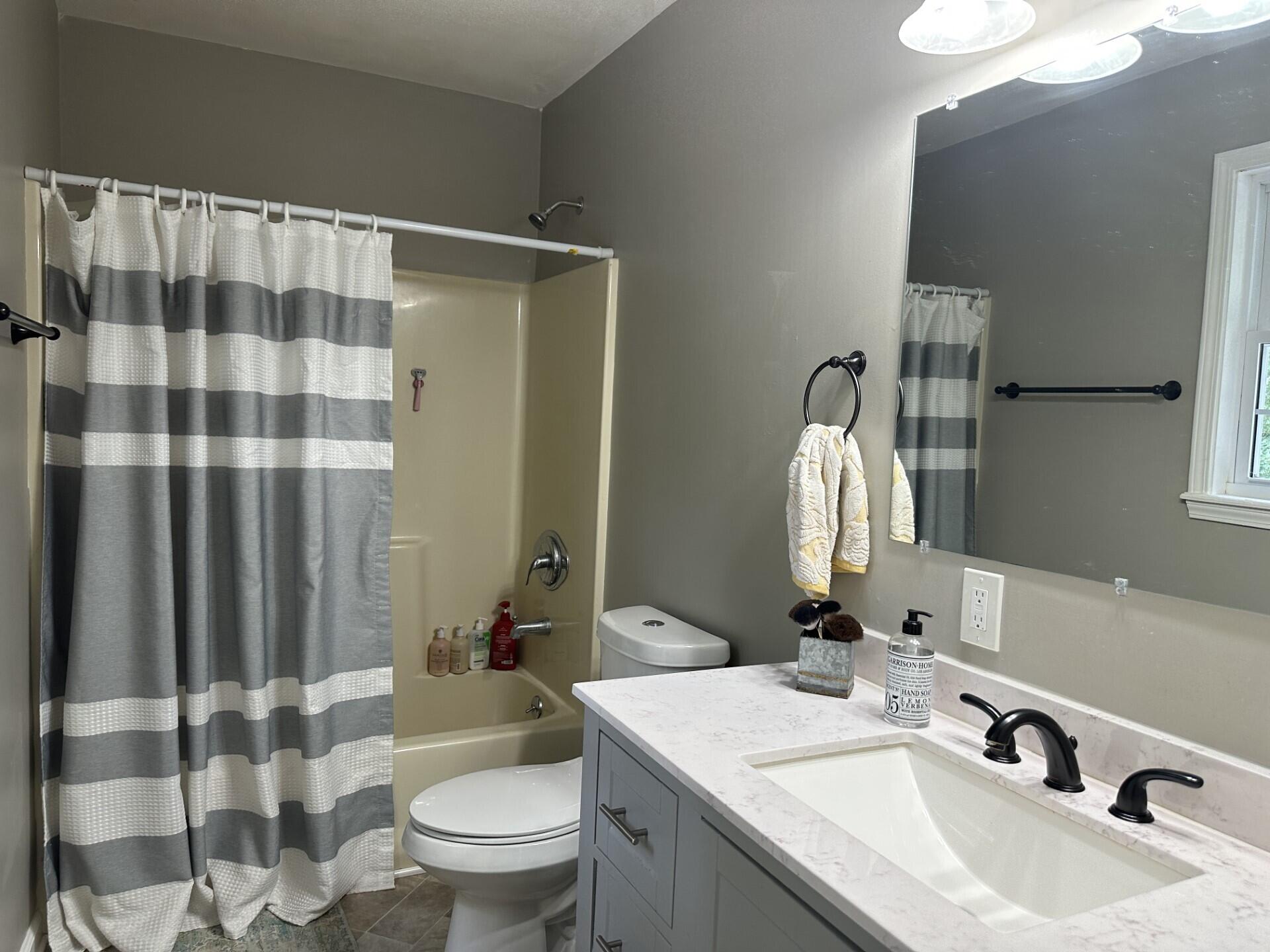 1048 Warrensburg Road Greeneville, TN 37743 - Photo 27 of 55 thumbnail_IMG_3138