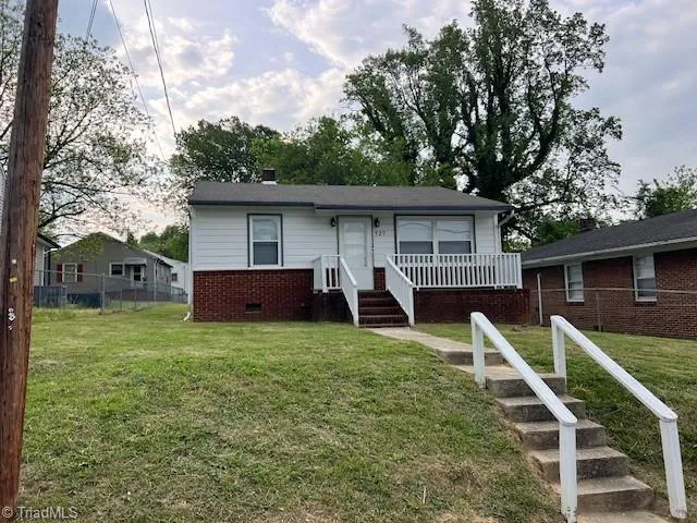$975 | 527 North Washington Avenue, Reidsville, NC 27320