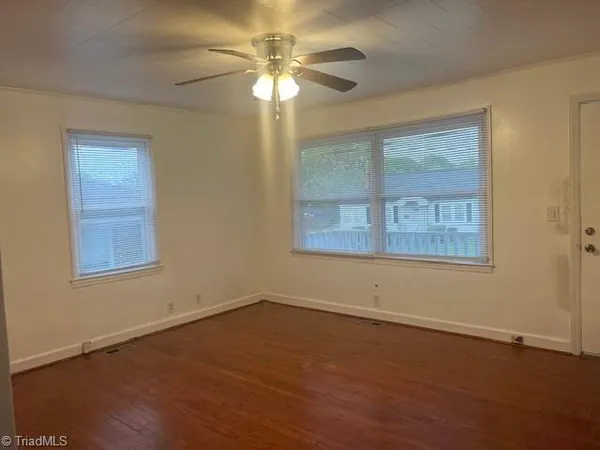 $975 | 527 North Washington Avenue, Reidsville, NC 27320
