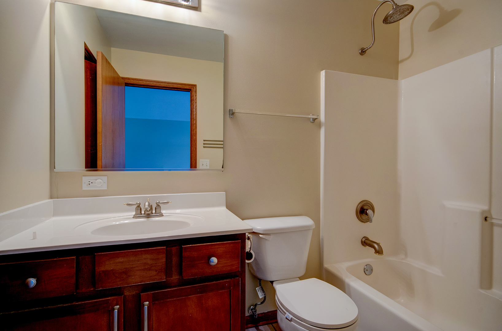 520 Frieh Drive Romeoville, IL 60446 - Photo 24 of 26 a bathroom with a sink a toilet and shower