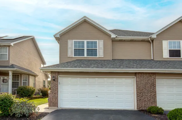 $2,695 | 520 Frieh Drive, Romeoville, IL 60446