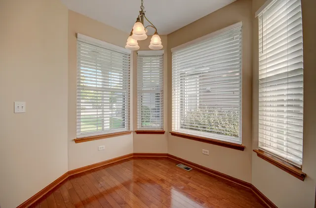 $2,695 | 520 Frieh Drive, Romeoville, IL 60446